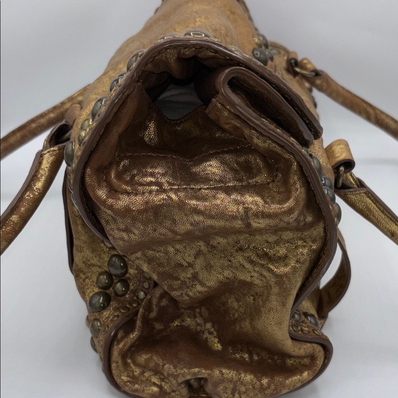 Like New Tre Vero XL Purse Bronze Gold Distressed Shimmer Studded Leather Bag - Picture 4 of 13